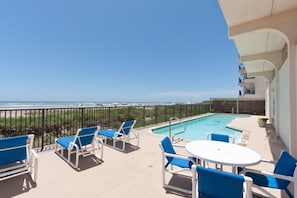 A heated pool - Beachfront Penthouse, private rooftop balcony & jacuzzi (South Padre Island)