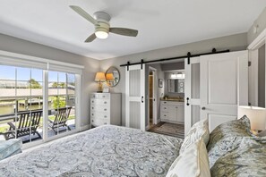 4 bedrooms, desk, iron/ironing board, free WiFi