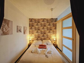 1 bedroom, iron/ironing board, travel cot, free WiFi