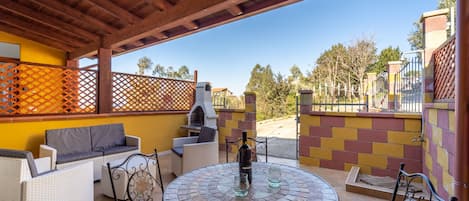 屋外ダイニングエリア