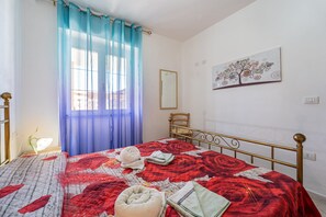 2 habitaciones, tabla de planchar con plancha y wifi gratis 