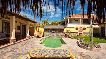 Ulkouima-allas, lämmitetty uima-allas