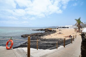 Beach nearby - Modern Holiday Home Welling with Sea View and Terrace (Punta Mujeres)