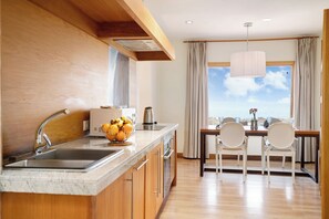 Fridge, microwave, oven, stovetop - Modern Holiday Home Welling with Sea View and Terrace (Punta Mujeres)