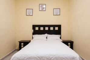 3 chambres, fer et planche à repasser, Wi-Fi gratuit, draps fournis