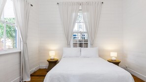 4 bedrooms, iron/ironing board, WiFi, bed sheets