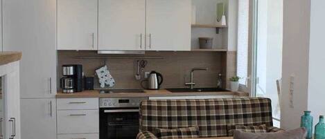 Réfrigérateur, four, lave-vaisselle