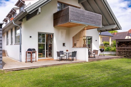 Ferienwohnung Sonne mit Terrasse, Kamin und Garten - Ferienhaus Sonne, Mond und Sterne bei