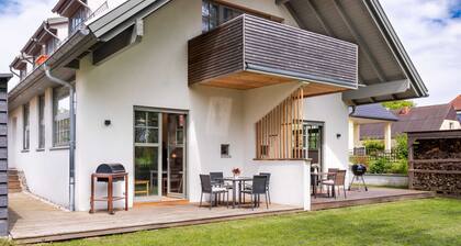 Ferienwohnung Sonne mit Terrasse, Kamin und Garten - Ferienhaus Sonne, Mond und Sterne bei