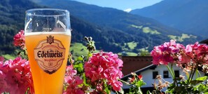 Unclassified image, 4 of 97, button