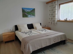 2 chambres, bureau, lit parapluie, Wi-Fi