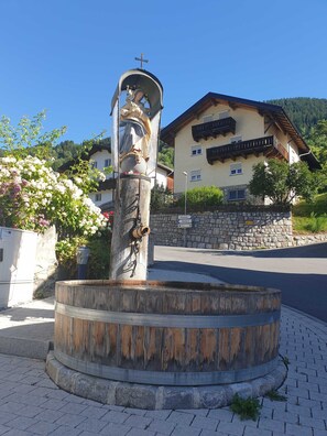 Property grounds - Ferienwohnung Edelweiss im Haus Anna. - Haus Anna - Ein Haus mit Herz (Fließ)