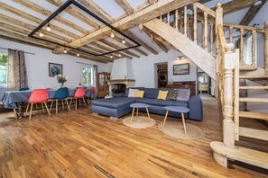 TV, fireplace, offices - Villa les Rocs (La Bachellerie)