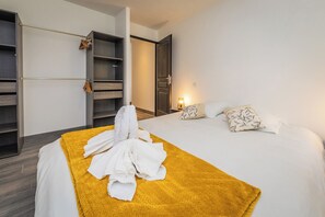 4 bedrooms, iron/ironing board, travel crib, free WiFi - Villa les Rocs (La Bachellerie)