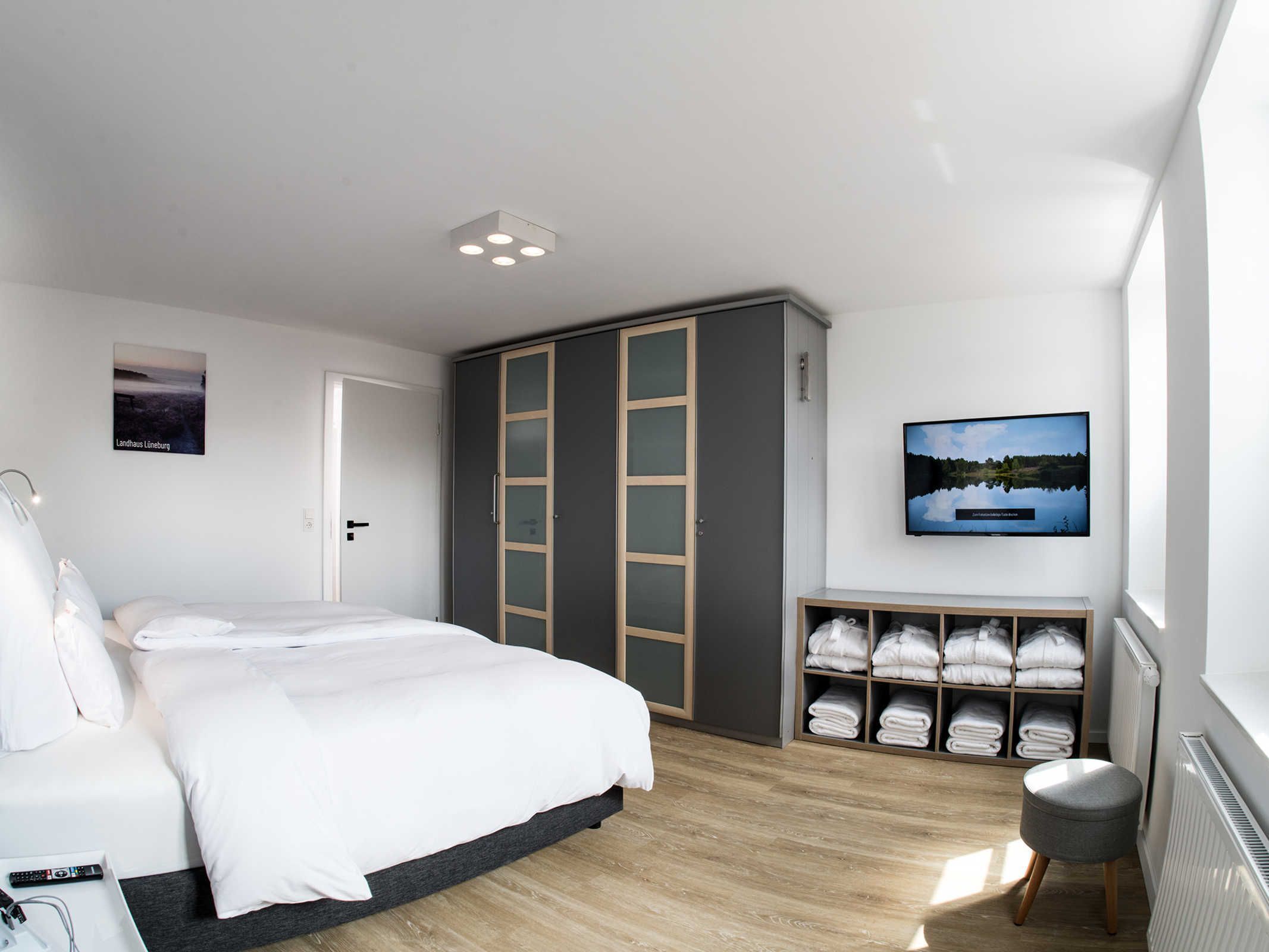 4 bedrooms, in-room safe, travel crib, WiFi