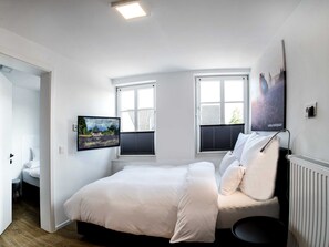 4 bedrooms, in-room safe, travel crib, WiFi