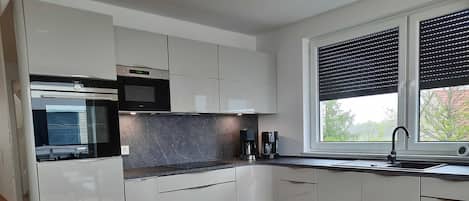Fridge, microwave, oven, dishwasher