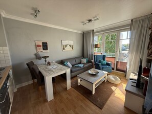 TV, fireplace - App. Meeresrauscher, Strandnah, Gelkamin u. Balkon - App. mit 1 SZ und Schlafsofa - Aufbettung 3./4 (Binz)