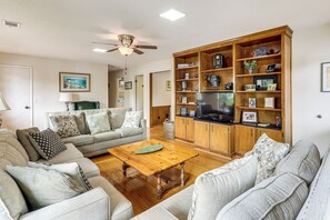 TV, video game console, books - Pet-Friendly Cabin w/ Dock on Lake Martin! (Jacksons' Gap)