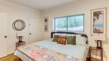 7 Schlafzimmer, laptopgeeigneter Arbeitsplatz, Internetzugang