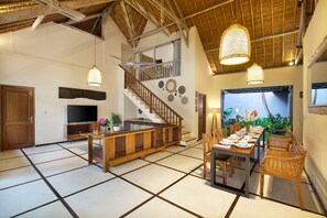 Dining - MASSIVE! 9 BEDR!/9BATH VILLA/POOL CENTRAL SEMINYAK (Bali)