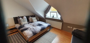 1 Schlafzimmer, Bügeleisen/Bügelbrett, Reisekinderbett, kostenloses WLAN