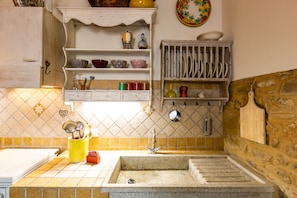 Fridge, microwave, oven, coffee/tea maker