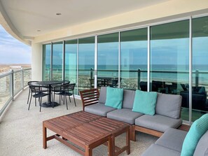 Outdoor dining - Quiet Beachfront Condo with Pools & Private Beach #401 (Puerto Peñasco)