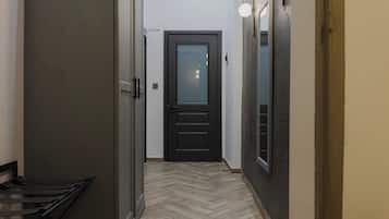 Onyx Suite | Premium bedding, memory foam beds, minibar, free WiFi