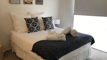 Deluxe Townhome | 3 bedrooms, individually decorated, individually furnished, desk