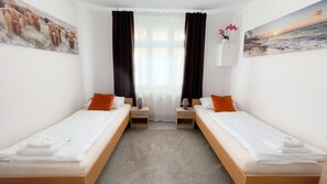 Doppel- oder Zweibettzimmer, Gemeinschaftsbad | Zimmerausstattung