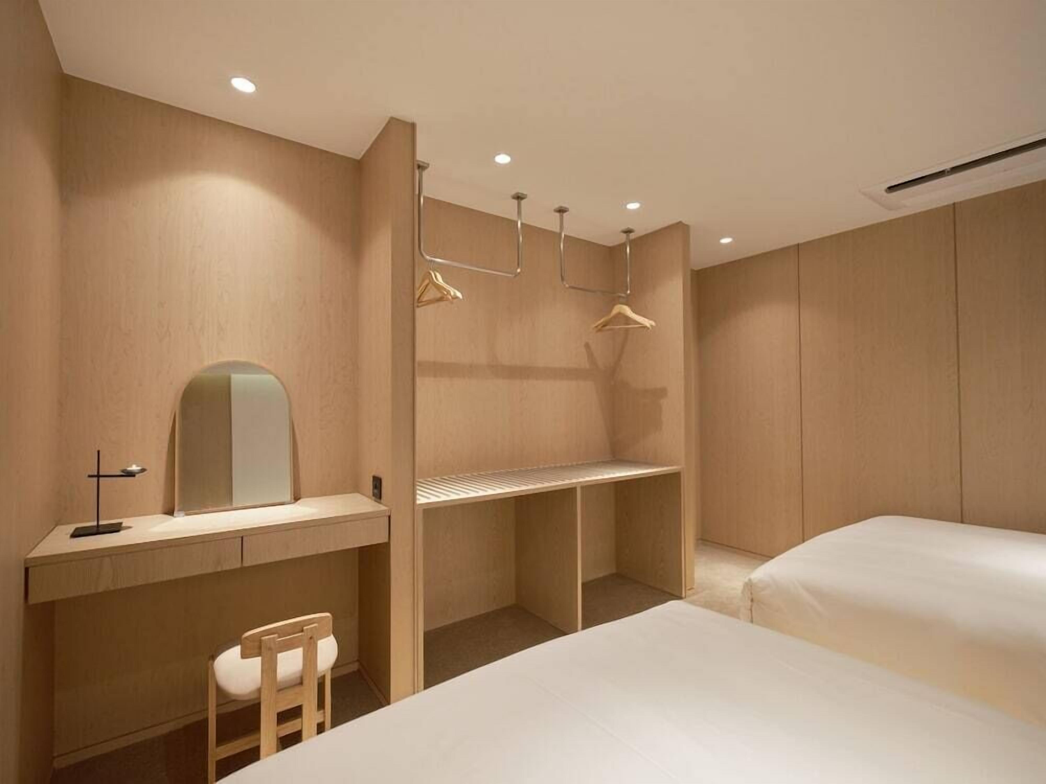 Blackout drapes, iron/ironing board, free WiFi, bed sheets