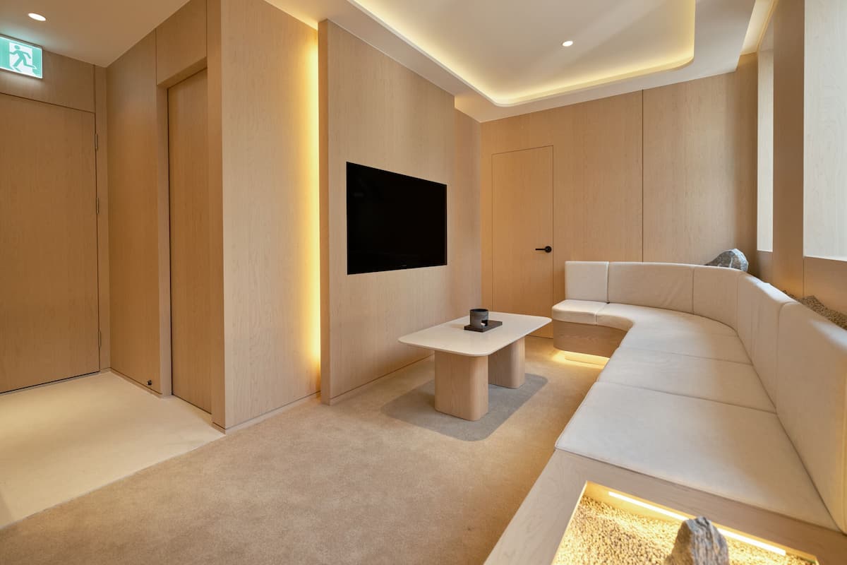 Annex Private Suite | 2 bedrooms, blackout drapes, free WiFi, bed sheets