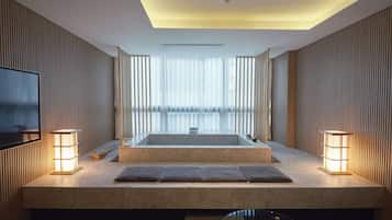 Annex Private Spa Suite | Blackout drapes, free WiFi, bed sheets