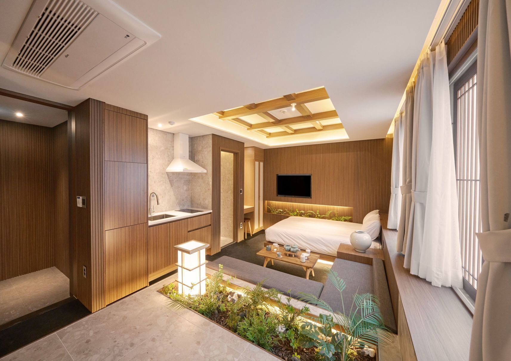 Tirai kedap cahaya, Wi-Fi gratis, dan seprai linen