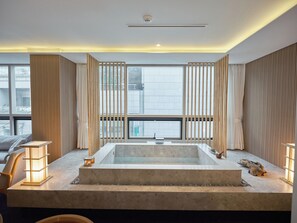 Annex Family Spa Suite (Randomly selected) | Cortinas blackout, Wi-Fi de cortesia, roupa de cama