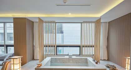 UH Suite The Myeongdong