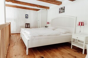 2 makuuhuonetta, silitysrauta/-lauta, Wi-Fi, vuodevaatteet