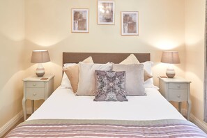 House | 1 bedroom, individually decorated, individually furnished - Kingfisher Cottage (Pickering)