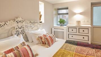 House | 1 bedroom, individually decorated, individually furnished