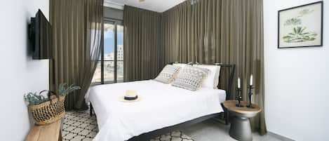 Apartment | 4 bedrooms, free WiFi