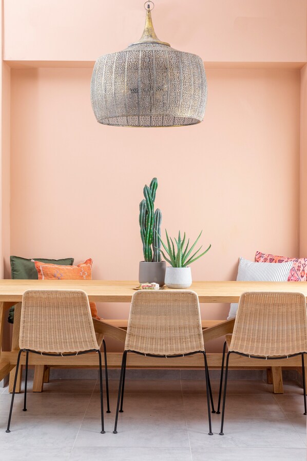 Appartement | Repas dans la chambre