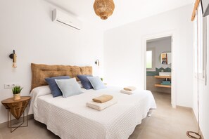 3 bedrooms, in-room safe, iron/ironing board, free WiFi