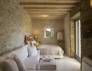 2 Schlafzimmer, Zimmersafe, Schreibtisch, Bügeleisen/Bügelbrett