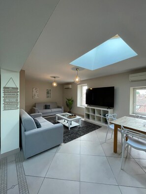 Smart TV - Superbe Appartement Avec 2 Chambre - 9 Personnes - Parking Privé (Tain-l'Hermitage)