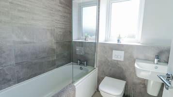 Cottage | Bathroom | Shower