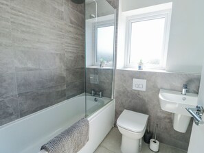 Cottage | Bathroom | Shower
