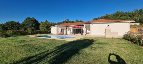 VILLA FOR 6 PEOPLE, POOL AND BBQ