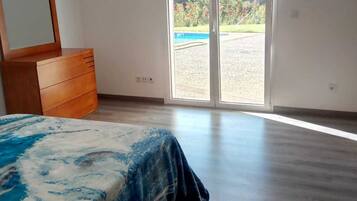 3 bedrooms, free WiFi, bed sheets