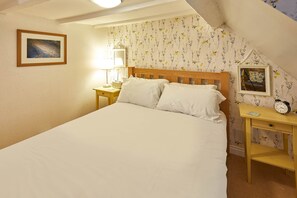 1 غرفة نوم وبديكورات فريدة لكل غرفة وطراز فريد لكل وحدة ومكواة/لوح كي